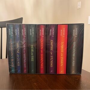 Throne of Glass Paperback Box Set of 8, Sarah J. Maas, BRAND NEW